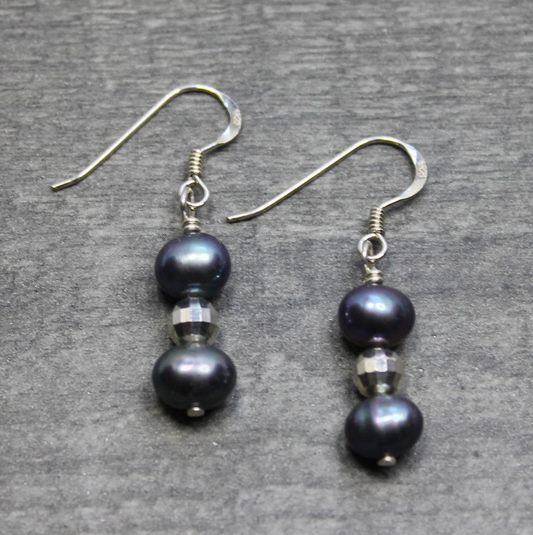 FRESHWATER PEARL Earrings - Sterling Silver