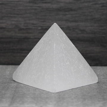 SELENITE Pyramid (small) image 0